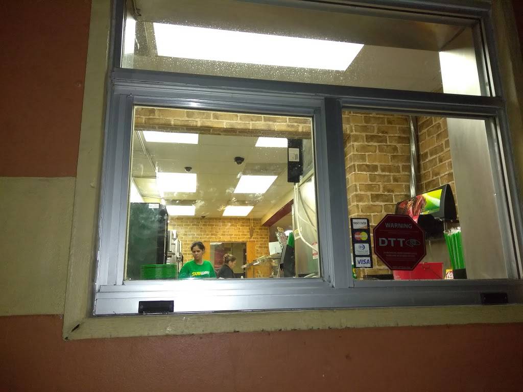 Subway | meal takeaway | 996 SW 67th Ave, Miami, FL 33144, USA | 3052643595 OR +1 305-264-3595