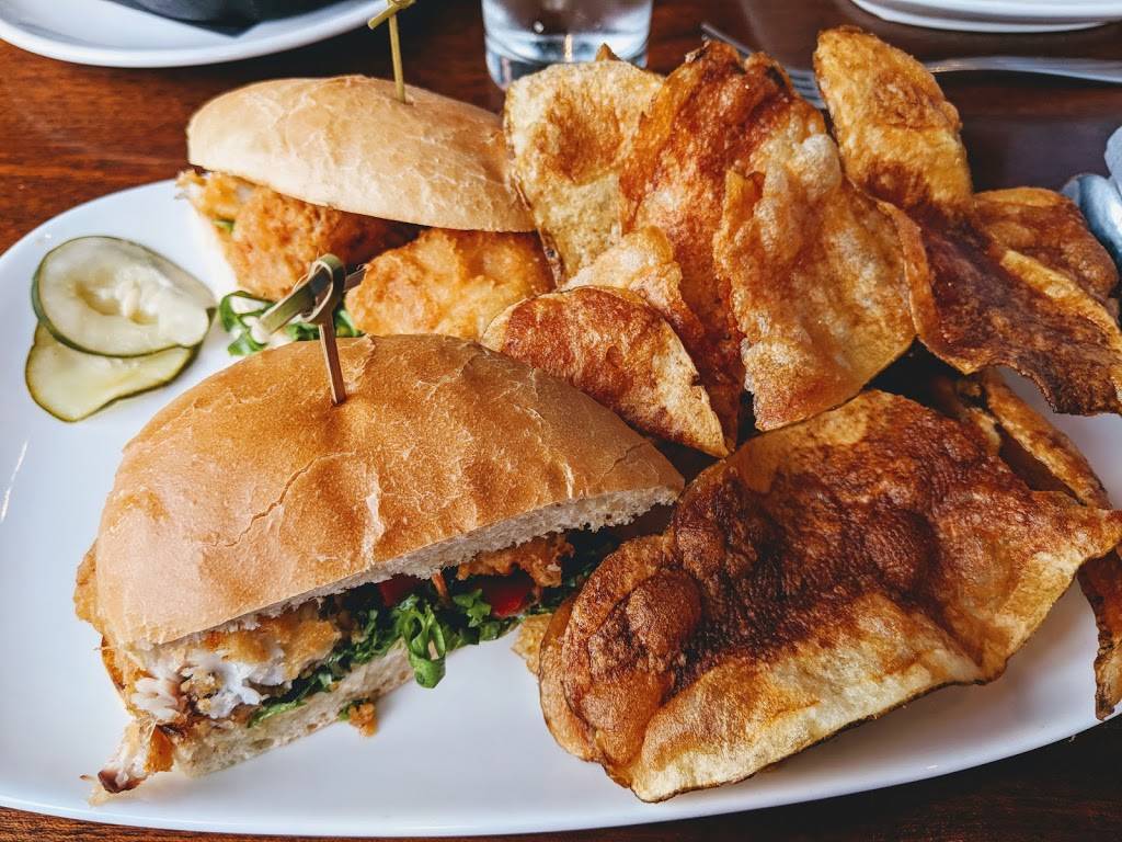 River House Restaurant and Raw Bar | restaurant | 3015 River Rd, Louisville, KY 40207, USA | 5028975000 OR +1 502-897-5000