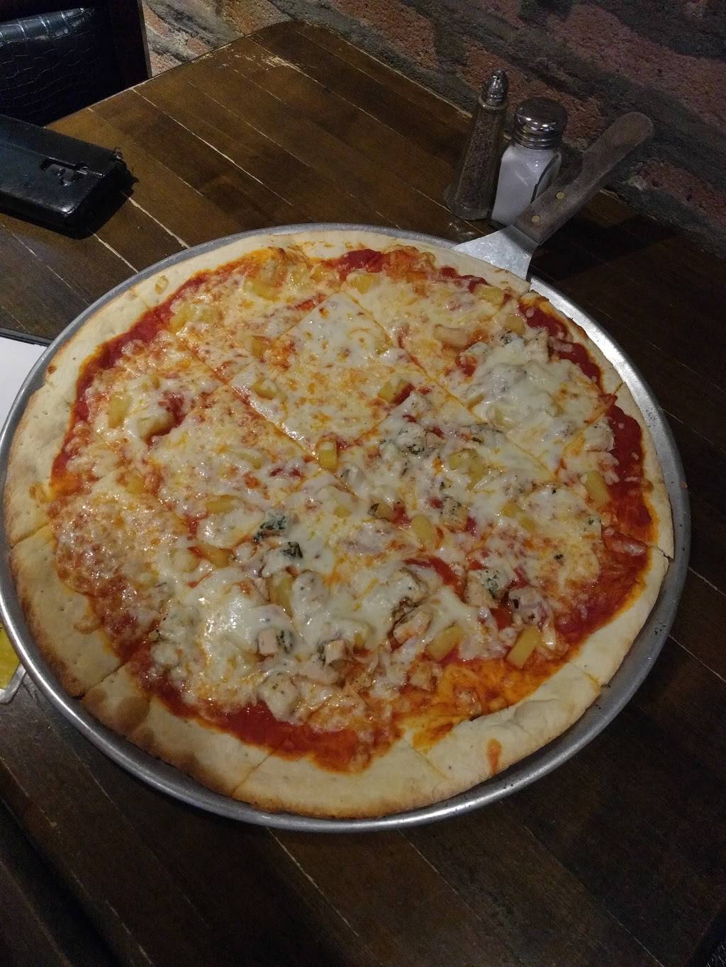 Old Town Pub | restaurant | 1339 N Wells St, Chicago, IL 60610, USA | 3122666789 OR +1 312-266-6789