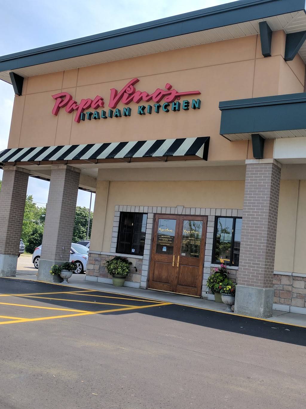 Papa Vinos Italian Kitchen | restaurant | 1332 Hilltop Rd, St Joseph, MI 49085, USA | 2699839900 OR +1 269-983-9900