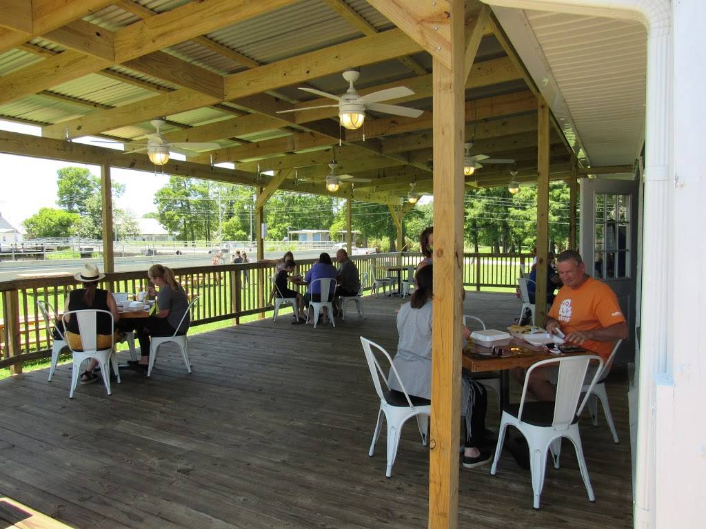 Segnette Landing | restaurant | 450 Laroussini St, Westwego, LA 70094, USA | 5049001901 OR +1 504-900-1901