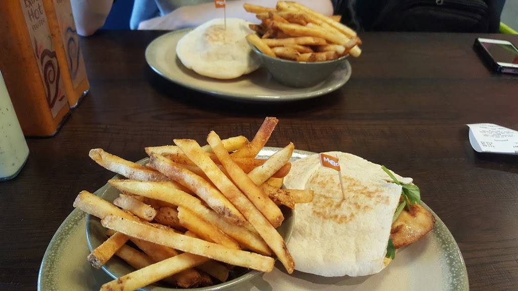 Nandos Danforth | meal takeaway | 671 Danforth Ave Unit A, Toronto, ON M4J 1L3, Canada | 4164615551 OR +1 416-461-5551