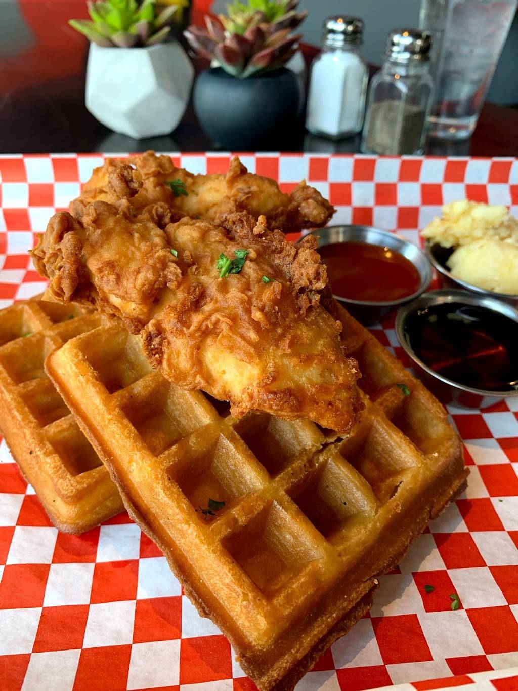 Chicken Rebel | restaurant | 3618 Tejon St, Denver, CO 80211, USA | 7207106620 OR +1 720-710-6620