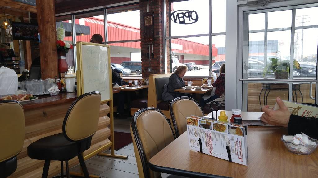 Franks Deli & Grill | restaurant | 3401-3445 Russell St, Detroit, MI 48207, USA | 3132859551 OR +1 313-285-9551