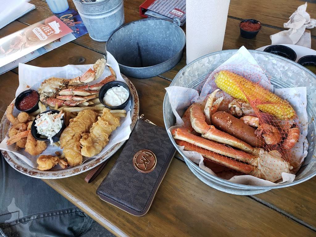 Joes Crab Shack | restaurant | 10 Blake Blvd, Kissimmee, FL 34747, USA | 3219396880 OR +1 321-939-6880
