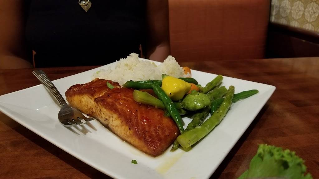 Connollys Publik House | restaurant | 1 Hotel Dr, Boston, MA 02128, USA | 6175686700 OR +1 617-568-6700