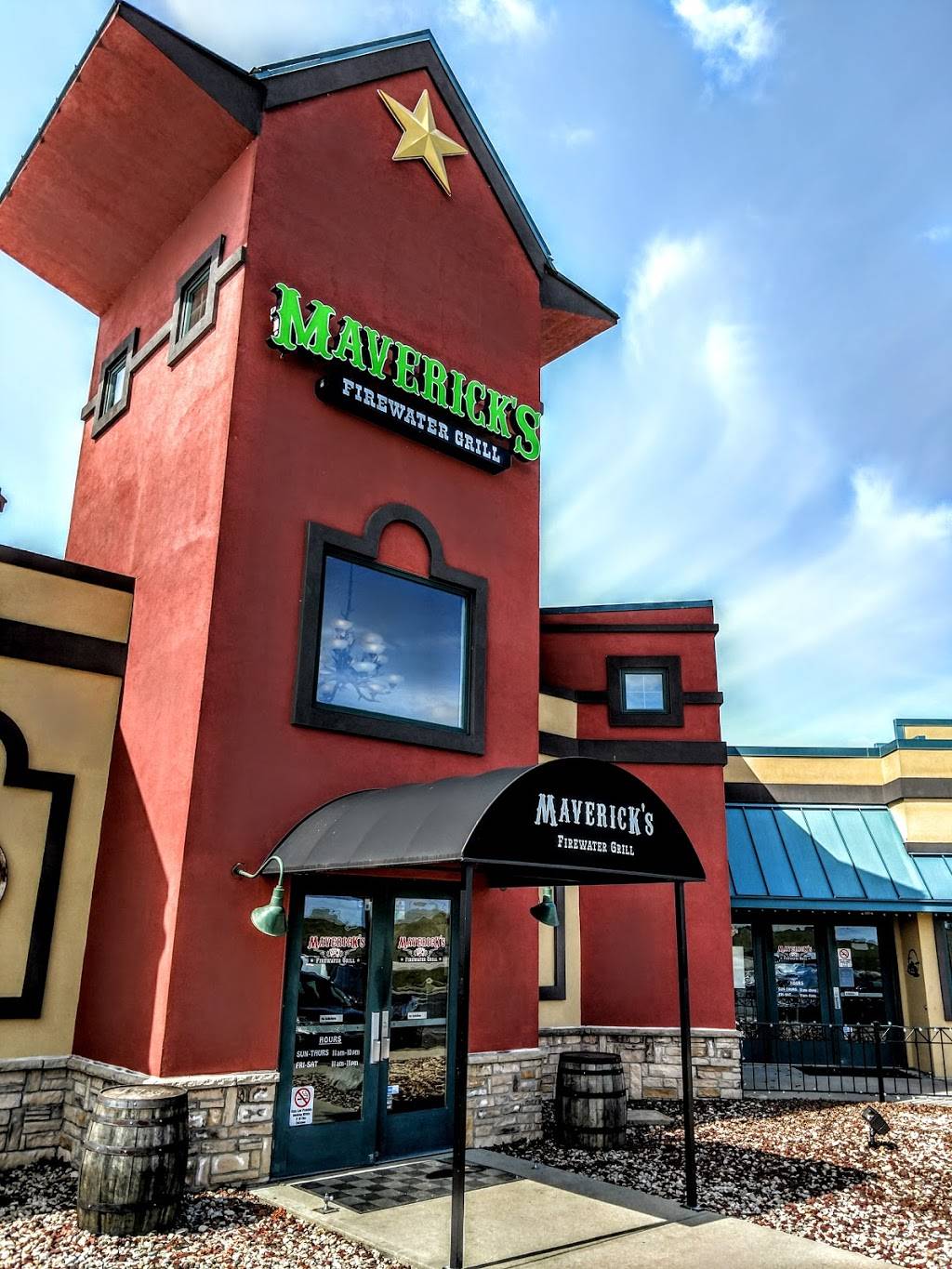 Mavericks Firewater Grill - Sports Bar - Craft Beer - Wings | restaurant | 535 E Eads Pkwy, Greendale, IN 47025, USA | 8125376600 OR +1 812-537-6600