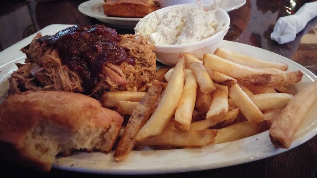 Skooters Roadhouse | restaurant | 700 W Jefferson St, Shorewood, IL 60404, USA | 8157994700 OR +1 815-799-4700