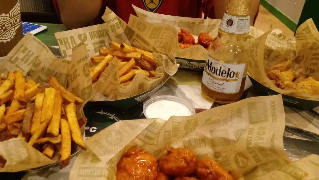 Wingstop | restaurant | 4400 North Fwy, Houston, TX 77022, USA | 7139369464 OR +1 713-936-9464