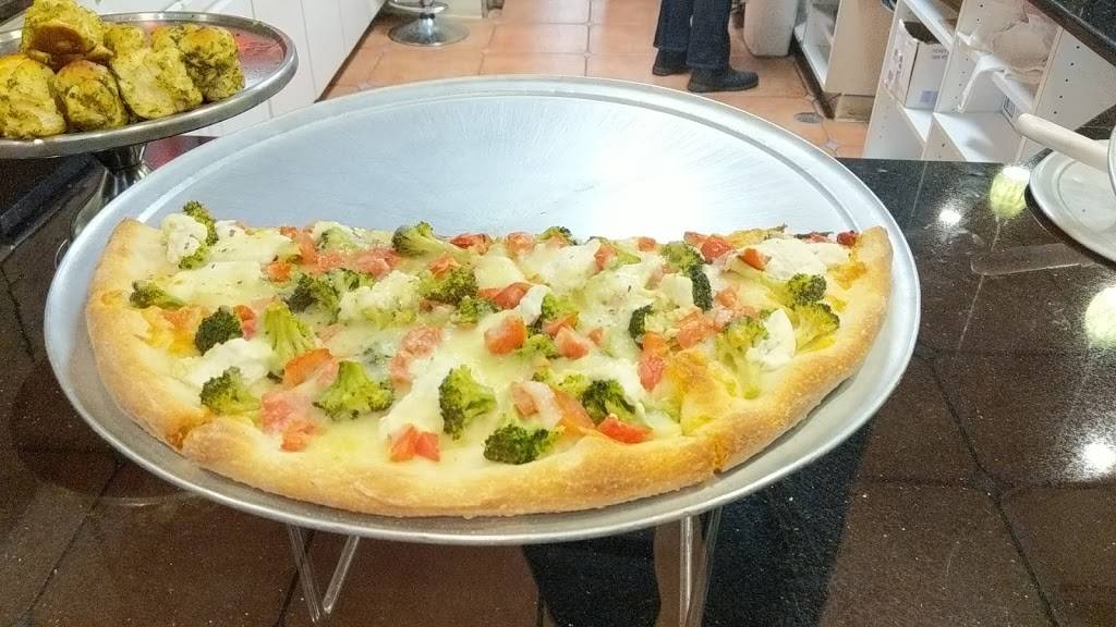 Planet Pizza & Wings | restaurant | 222 Dutch Neck Rd, East Windsor, NJ 08520, USA | 6094261118 OR +1 609-426-1118
