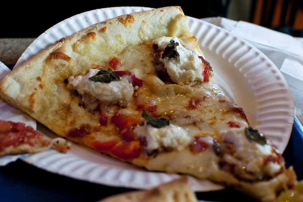 Maxies Pizza & Bar | restaurant | 3003 N Charles St, Baltimore, MD 21218, USA | 4108891113 OR +1 410-889-1113