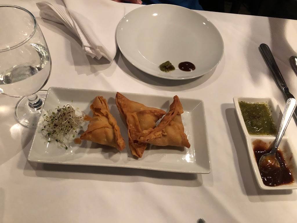 Delhi Bistro | restaurant | 2214 Queen St E, Toronto, ON M4E 1E9, Canada | 6473516112 OR +1 647-351-6112