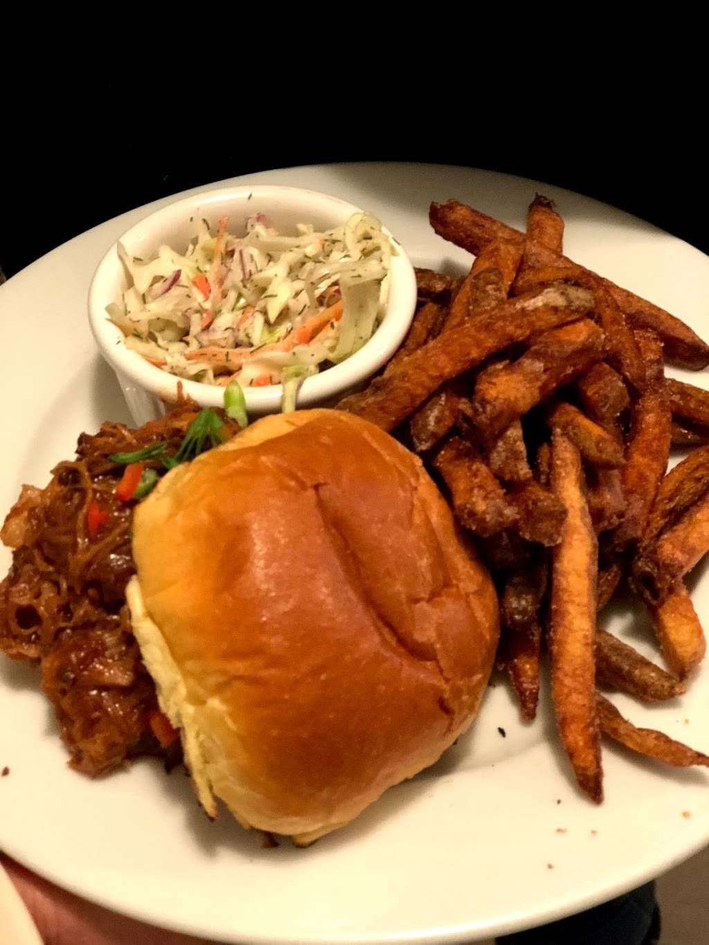 J.D. McCliments Gastropub | restaurant | U.S. 5, 26 Bellows Falls Rd, Putney, VT 05346, USA | 8023874499 OR +1 802-387-4499