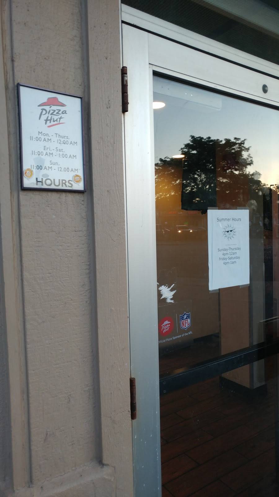 Pizza Hut | meal takeaway | 2313 Hennepin Ave, Minneapolis, MN 55405, USA | 6123744000 OR +1 612-374-4000