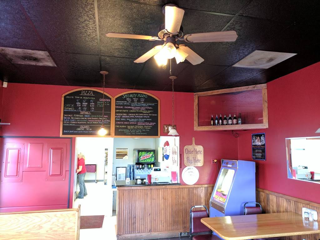 Butchs Pizza North | restaurant | 220 E Wall St, Eagle River, WI 54521, USA | 7154771111 OR +1 715-477-1111