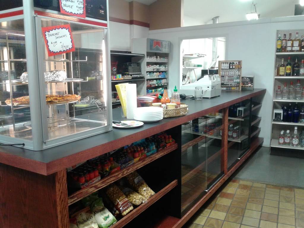 G Js Pizza & Market | restaurant | 2700 Holiday Rd, Traverse City, MI 49686, USA | 2319382700 OR +1 231-938-2700