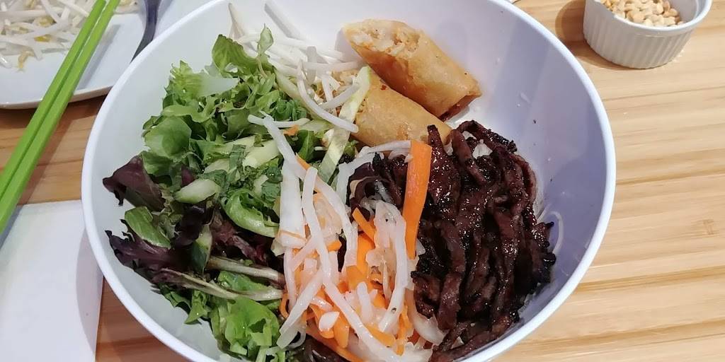 Station Pho | restaurant | 327 Boulevard Saint-Martin O, Laval, QC H7M 1Y7, Canada | 4509010399 OR +1 450-901-0399