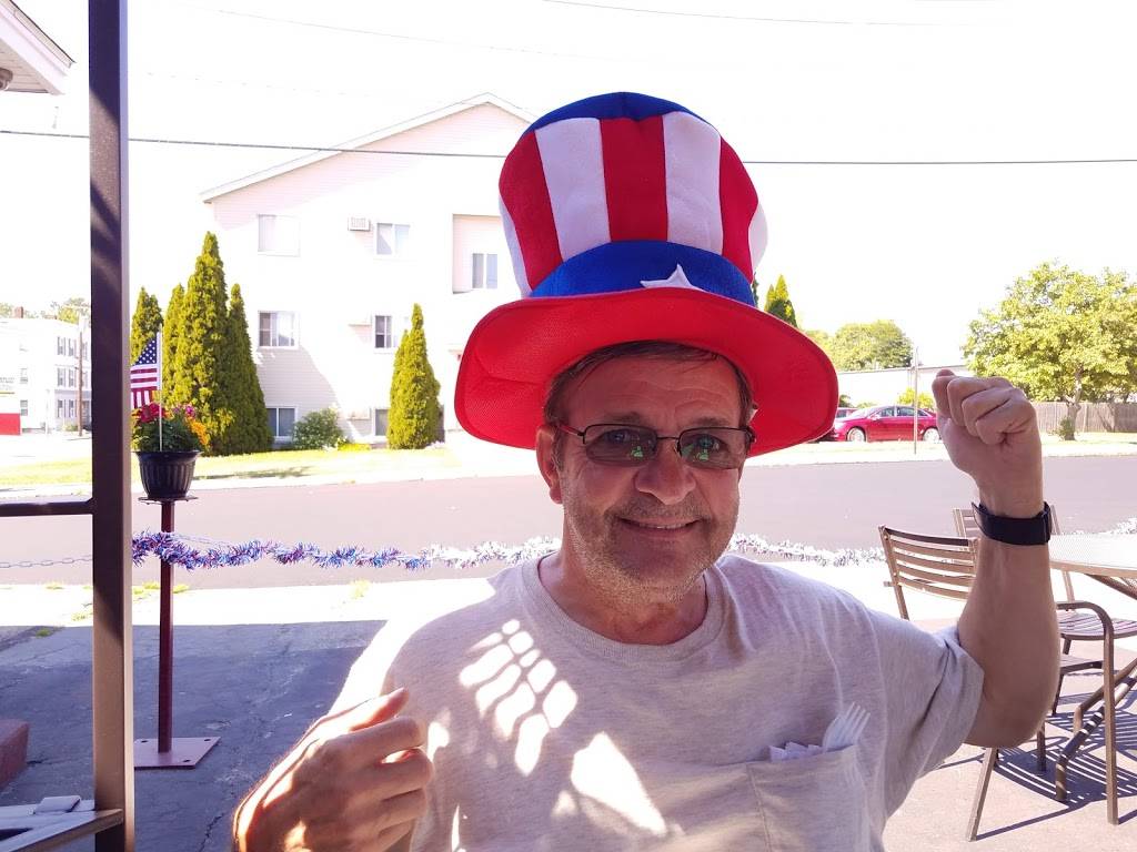 My Friends Pub | restaurant | 399 Silver St, Manchester, NH 03103, USA | 6036062227 OR +1 603-606-2227