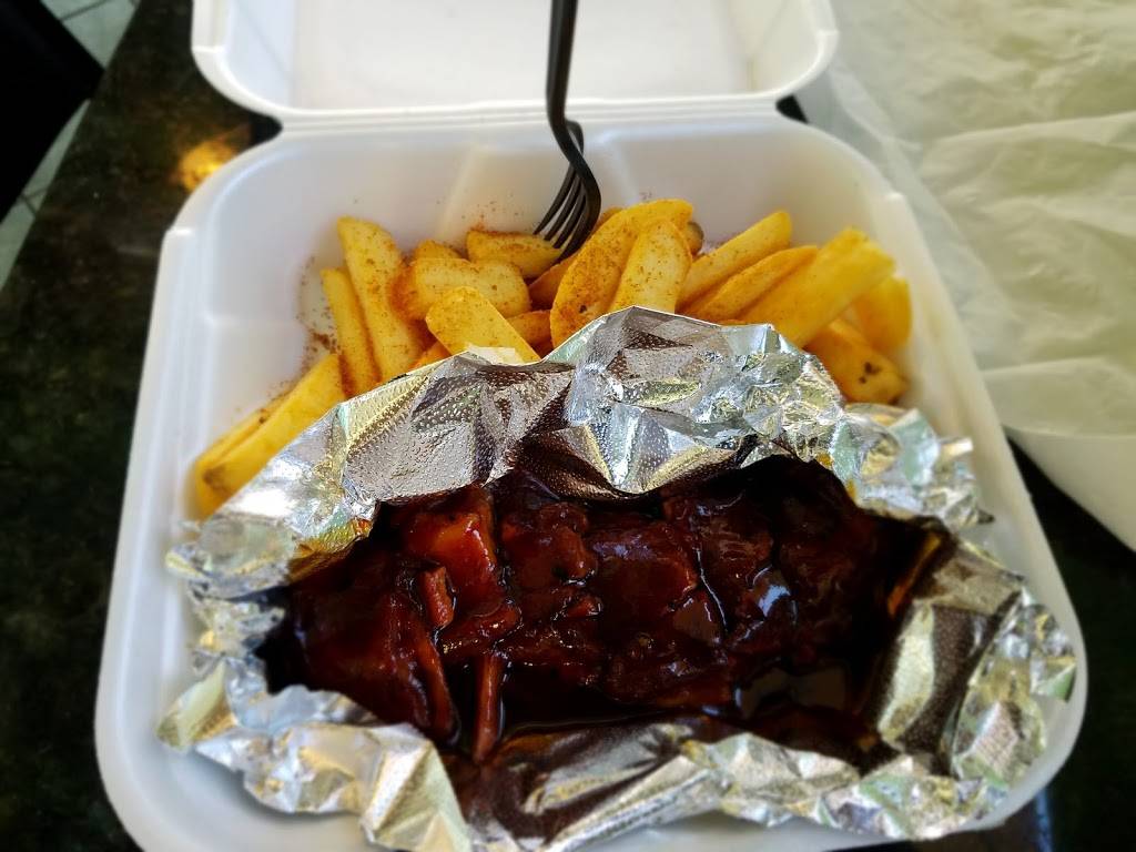 Hambones BBQ & PO Boys | restaurant | 9342 Alondra Blvd, Bellflower, CA 90706, USA | 5629201090 OR +1 562-920-1090