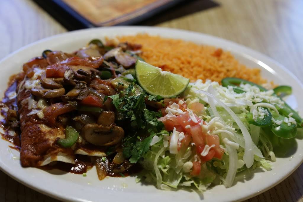 Azteca 3 Mexican Restaurant | restaurant | 2400 Spruce Hills Dr, Bettendorf, IA 52722, USA | 5633442121 OR +1 563-344-2121