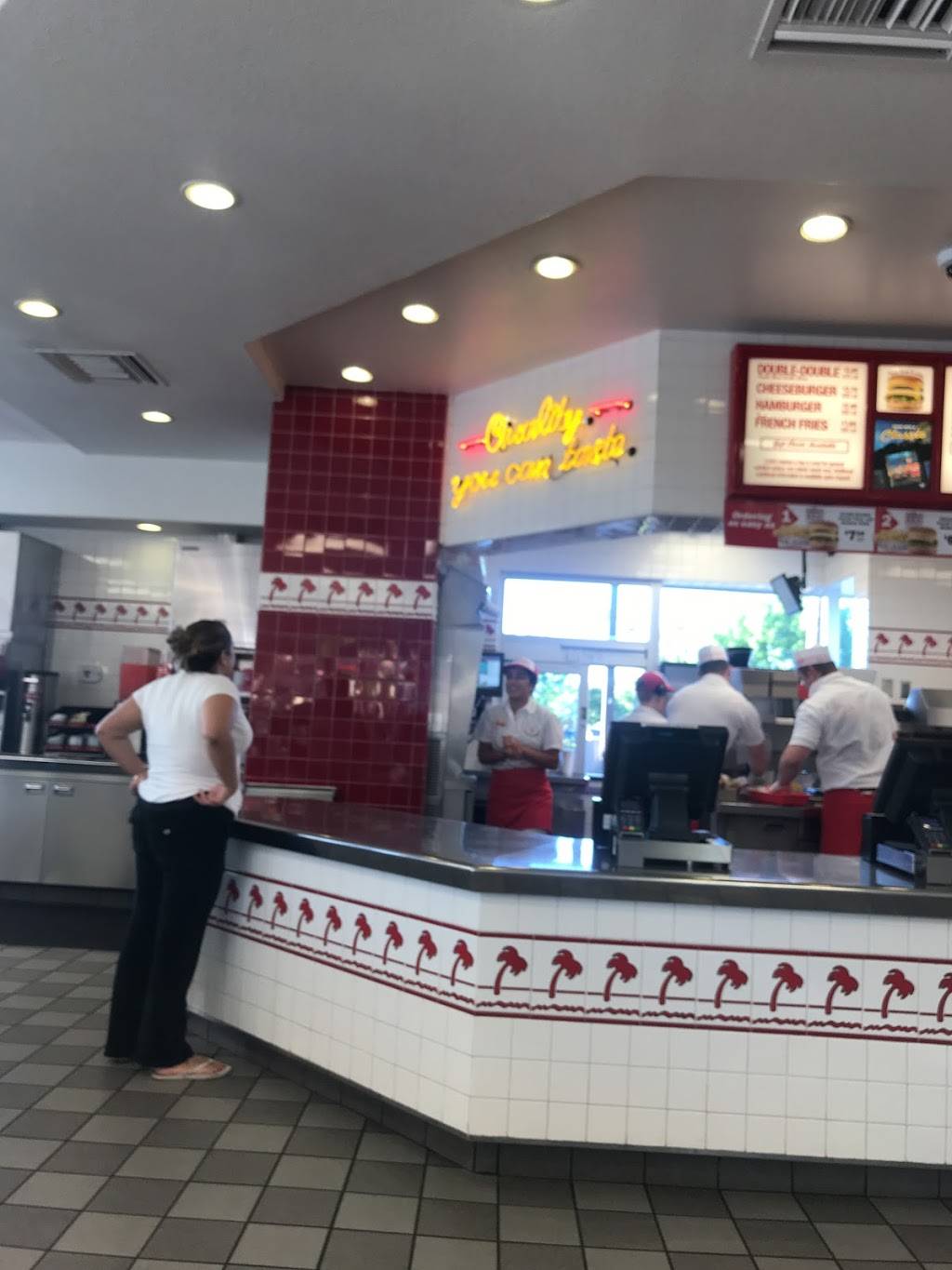 In-N-Out Burger | restaurant | 3900 Pelandale Ave, Modesto, CA 95356, USA | 8007861000 OR +1 800-786-1000