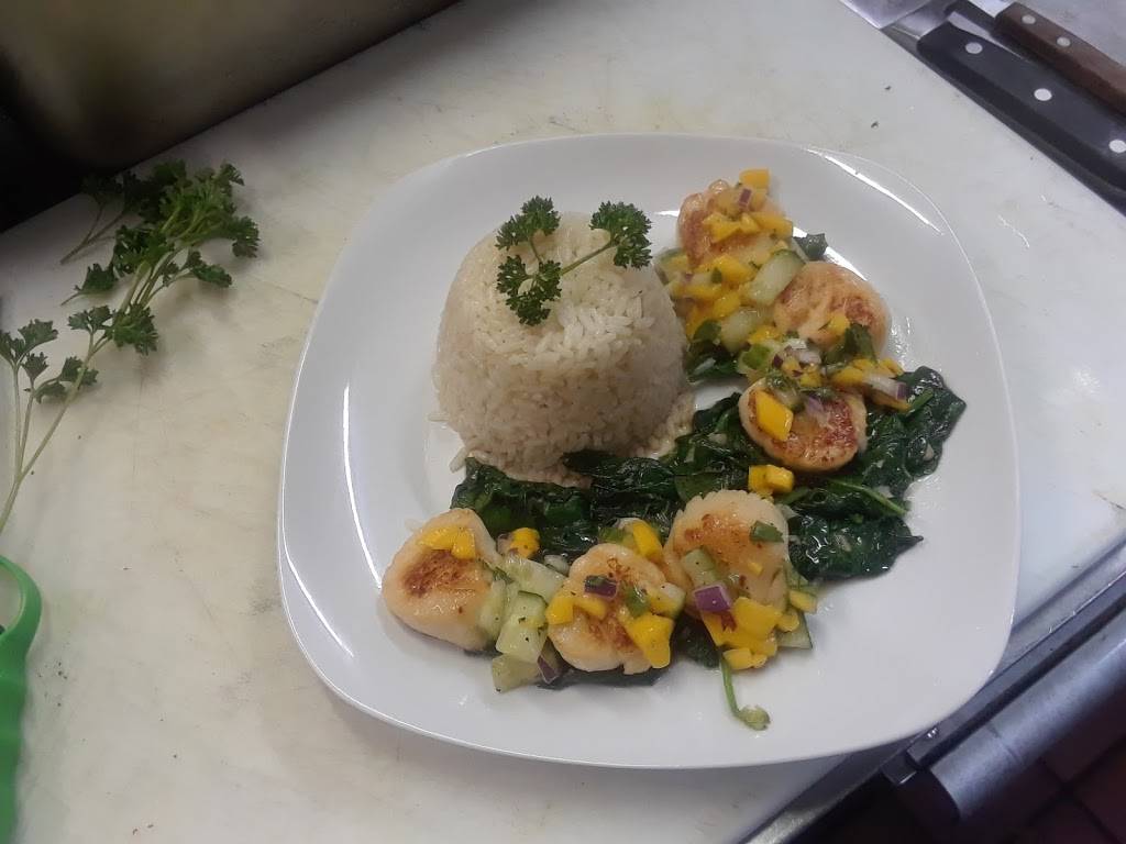 Strings Bar & Grill | restaurant | 183 George Waterman Rd, Johnston, RI 02919, USA | 4012339300 OR +1 401-233-9300