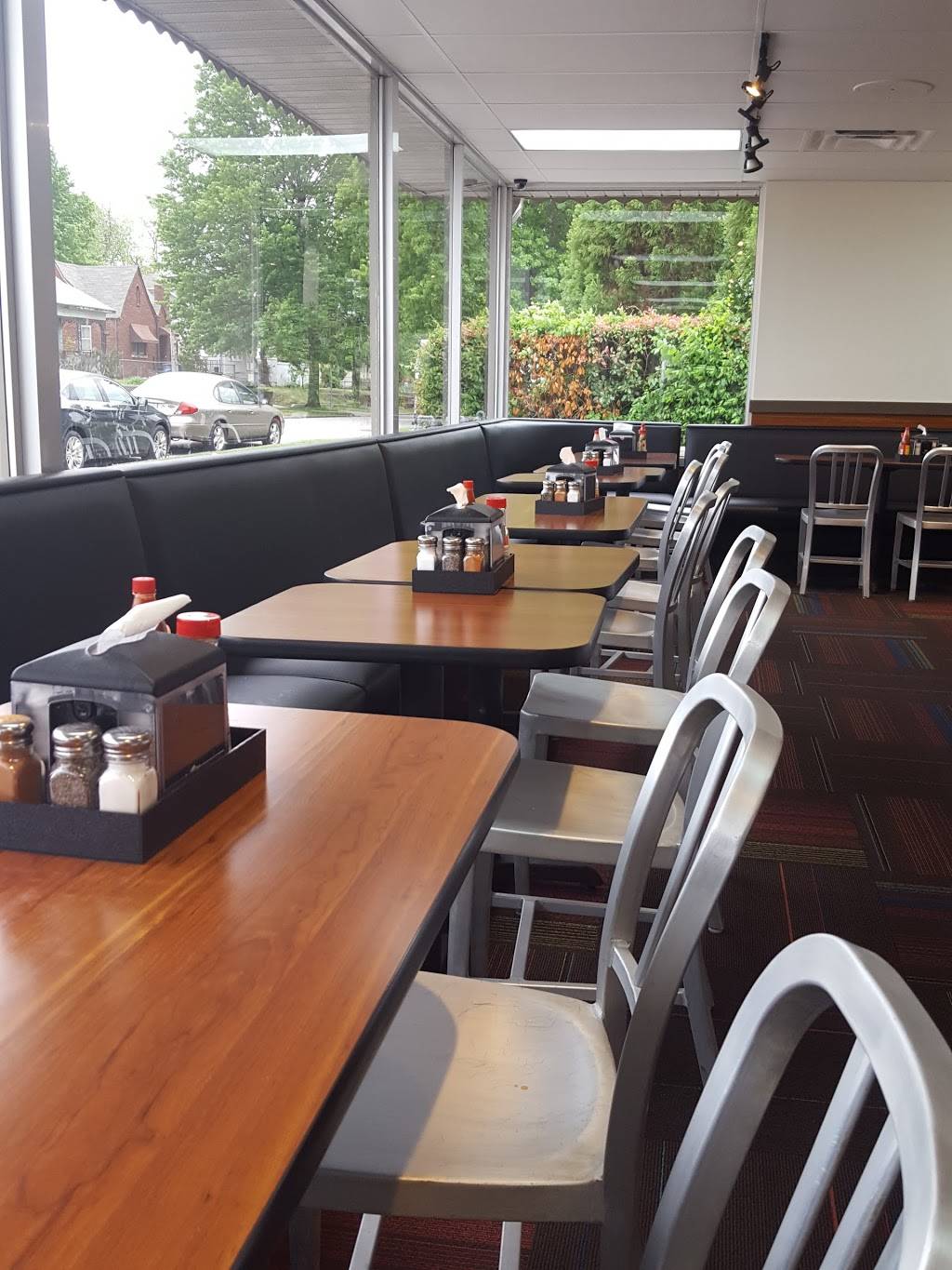 Coney I-Lander | meal takeaway | 2838 E 11th St, Tulsa, OK 74104, USA | 9185923113 OR +1 918-592-3113