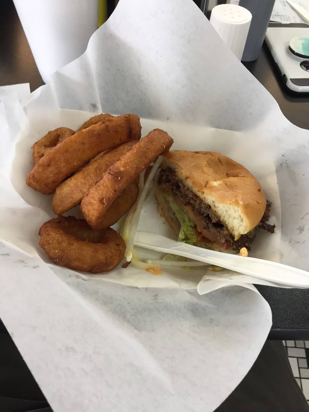 Burgerboard | restaurant | 2005 W Morton Ave, Jacksonville, IL 62650, USA | 2172450740 OR +1 217-245-0740