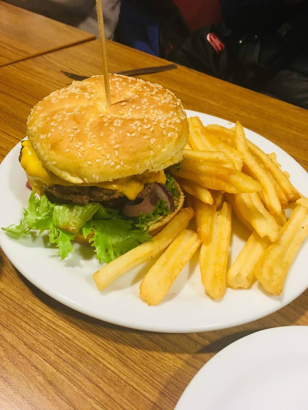 Dennys | restaurant | 631 E 24th St, Holland, MI 49423, USA | 6163930355 OR +1 616-393-0355