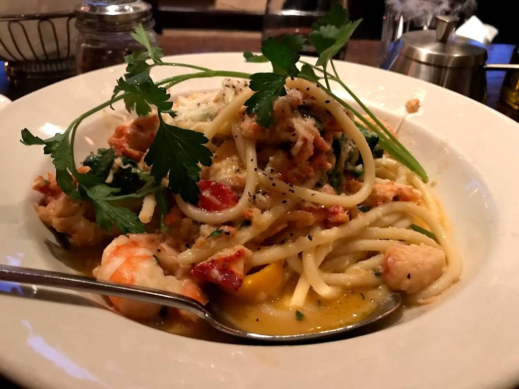 Francescos Hole In the Wall | restaurant | 254 Skokie Blvd, Northbrook, IL 60062, USA | 8472720155 OR +1 847-272-0155