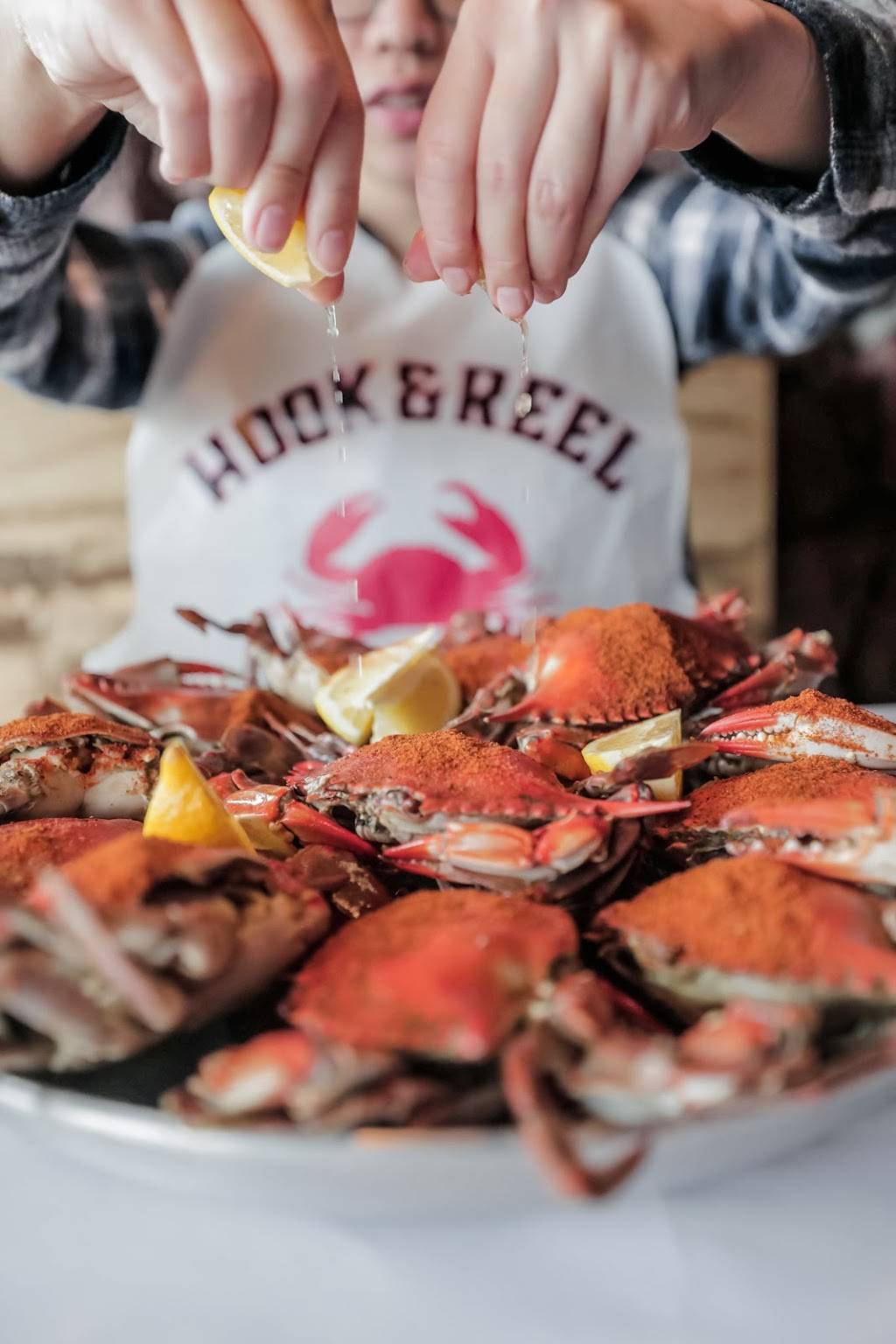 Hook & Reel Cajun Seafood & Bar | restaurant | 2712 Eldridge Pkwy Suite 101, Houston, TX 77082, USA | 2814962377 OR +1 281-496-2377