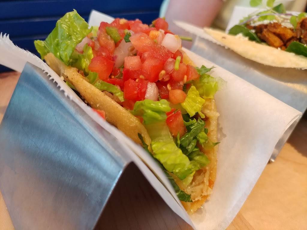 Mexican Radio | restaurant | 1734 NW 16th St, Oklahoma City, OK 73106, USA | 4059005608 OR +1 405-900-5608