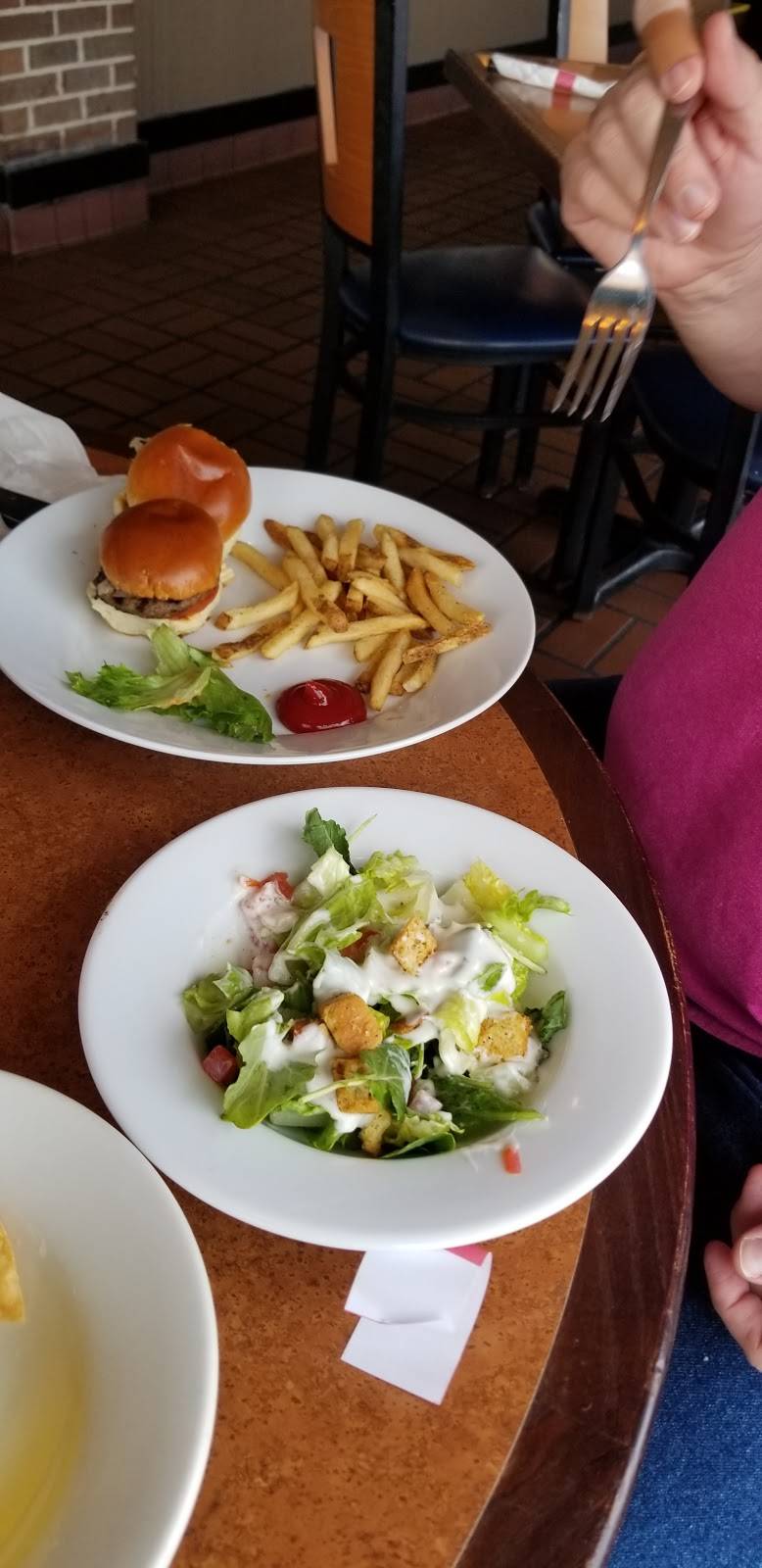 TGI Fridays | restaurant | 4635 Dressler Rd NW, Canton, OH 44718, USA | 3304938443 OR +1 330-493-8443