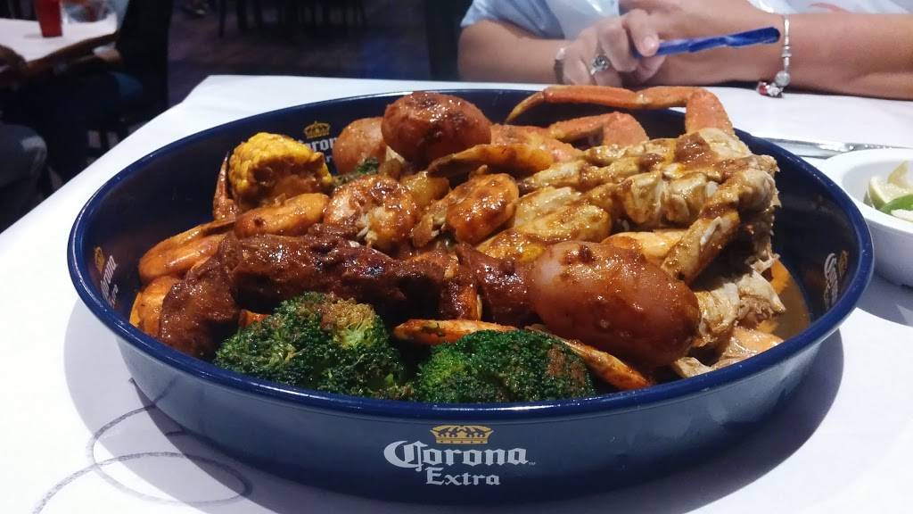 Shell Shack | restaurant | 2326 N Henderson Ave, Dallas, TX 75206, USA | 8445882722 OR +1 844-588-2722