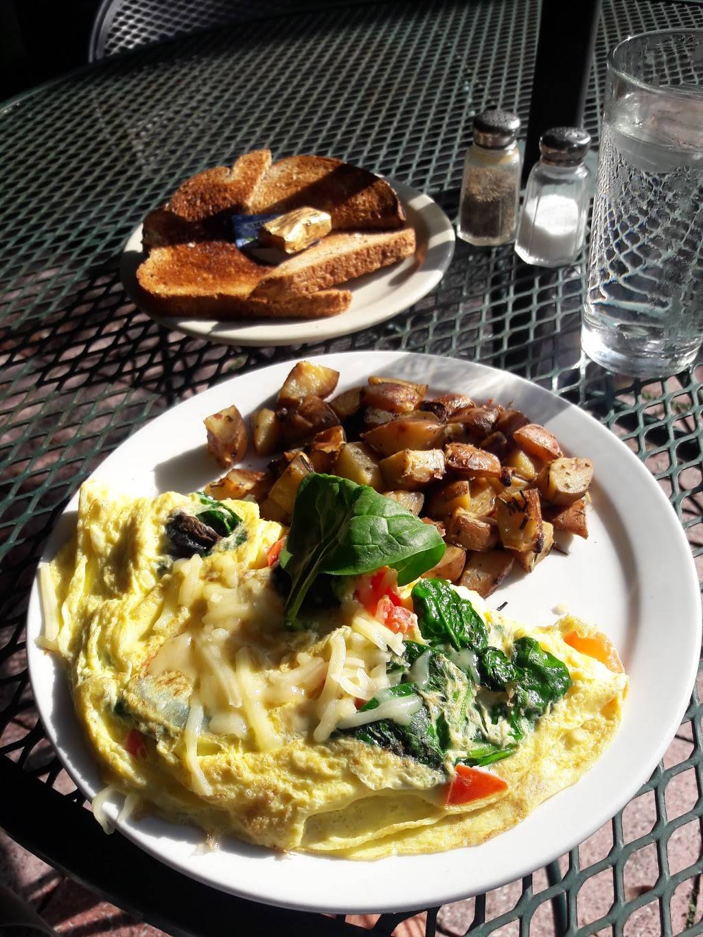 Candlelight Coffeehouse | cafe | 3011 N St Marys St, San Antonio, TX 78212, USA | 2107380099 OR +1 210-738-0099