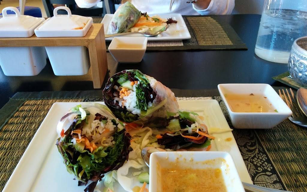 Julies Thai Kitchen | restaurant | 138 Main St, Lyons, CO 80540, USA | 3038232327 OR +1 303-823-2327