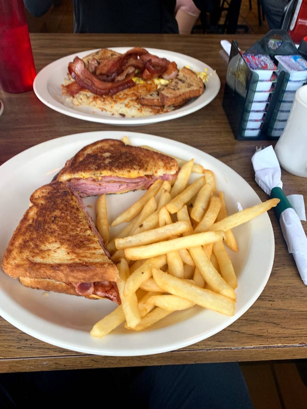 Brunch House | restaurant | 1040 S Pennsylvania Ave # 1, Lansing, MI 48912, USA | 5174841567 OR +1 517-484-1567