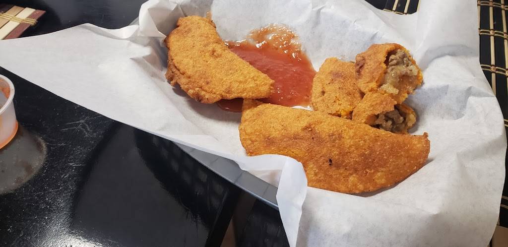 Selenas Salvadorian Restaurant | restaurant | 2513 N Campbell Ave, Tucson, AZ 85719, USA | 5202784090 OR +1 520-278-4090