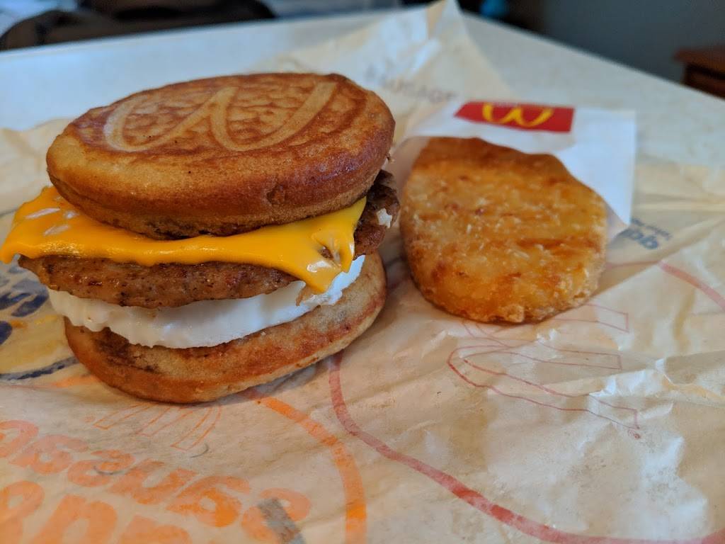 McDonalds | cafe | 3165 N Hwy 67, Florissant, MO 63033, USA | 3148370905 OR +1 314-837-0905