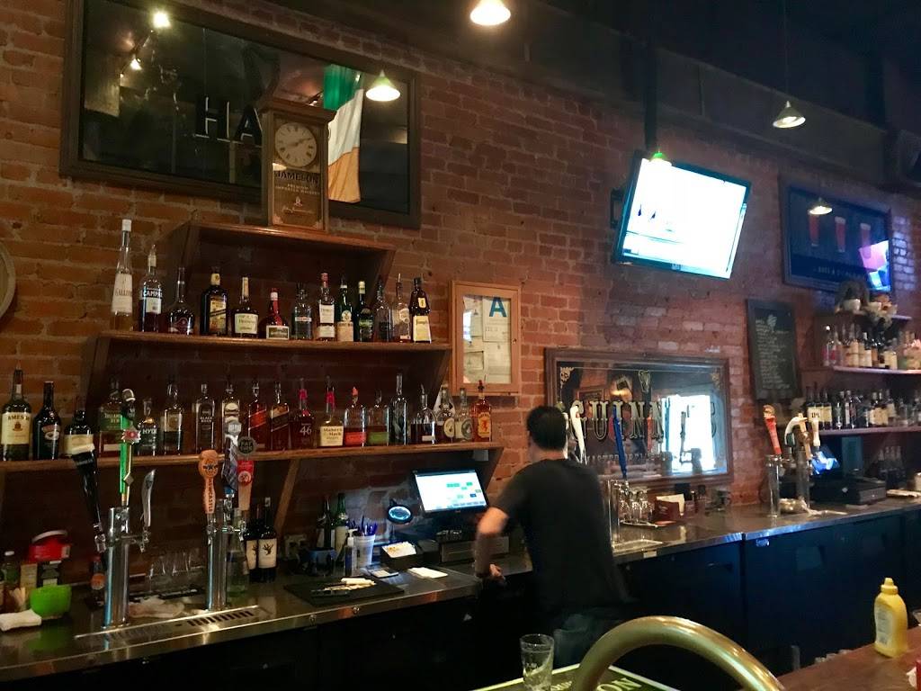 Molly Malones Irish Pub | restaurant | 575 S Fairfax Ave, Los Angeles, CA 90036, USA | 3239351577 OR +1 323-935-1577