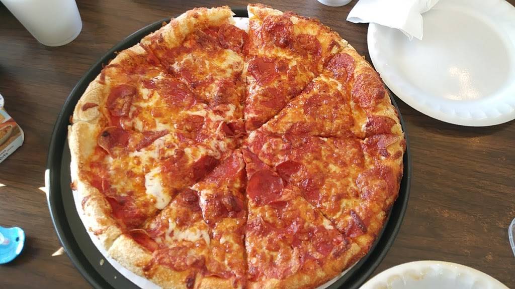 Lisbon House of Pizza | restaurant | 688 Lisbon St, Lisbon Falls, ME 04252, USA | 2073536114 OR +1 207-353-6114