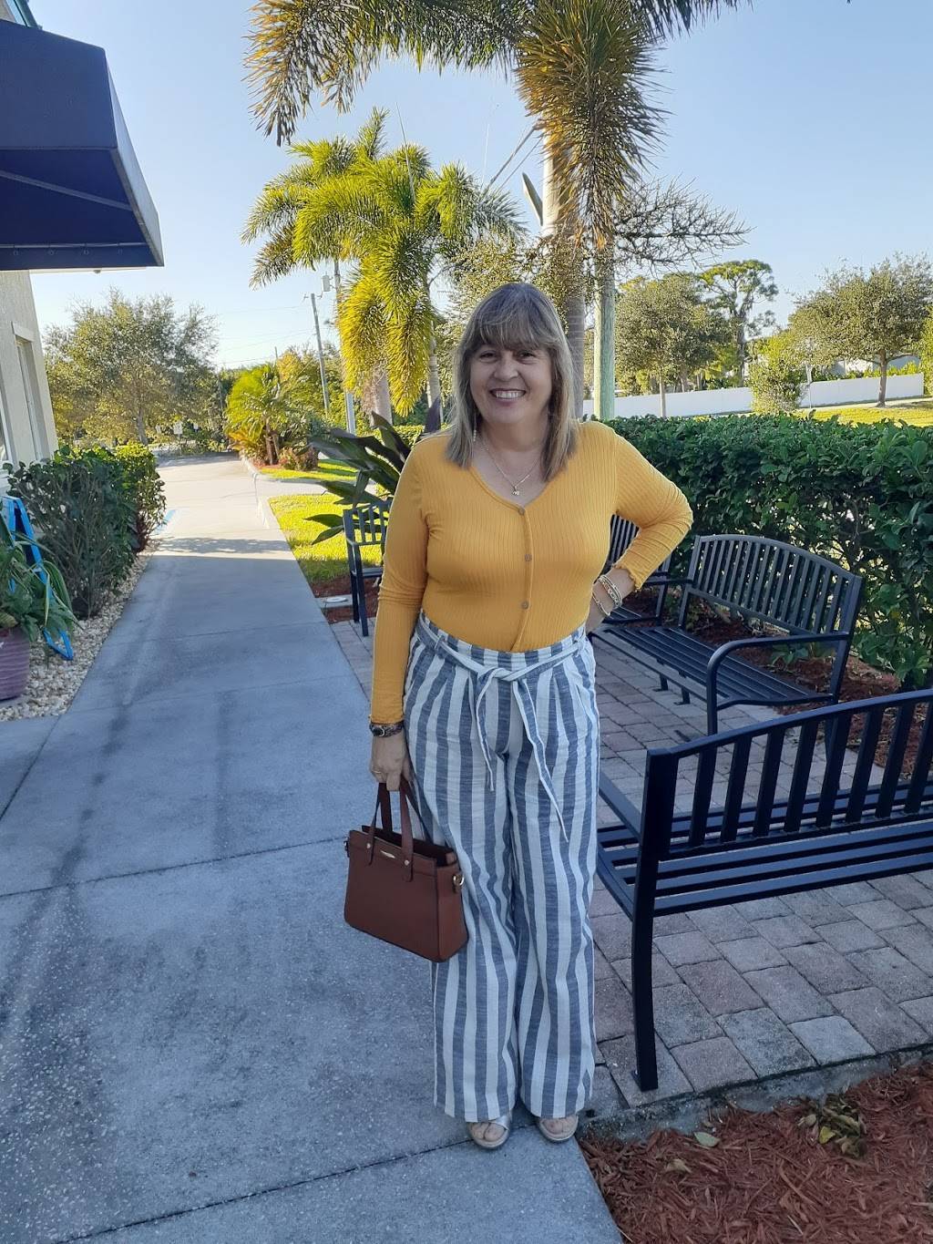 Beef O Bradys | restaurant | 2400 Dairy Rd, West Melbourne, FL 32904, USA | 3213725155 OR +1 321-372-5155