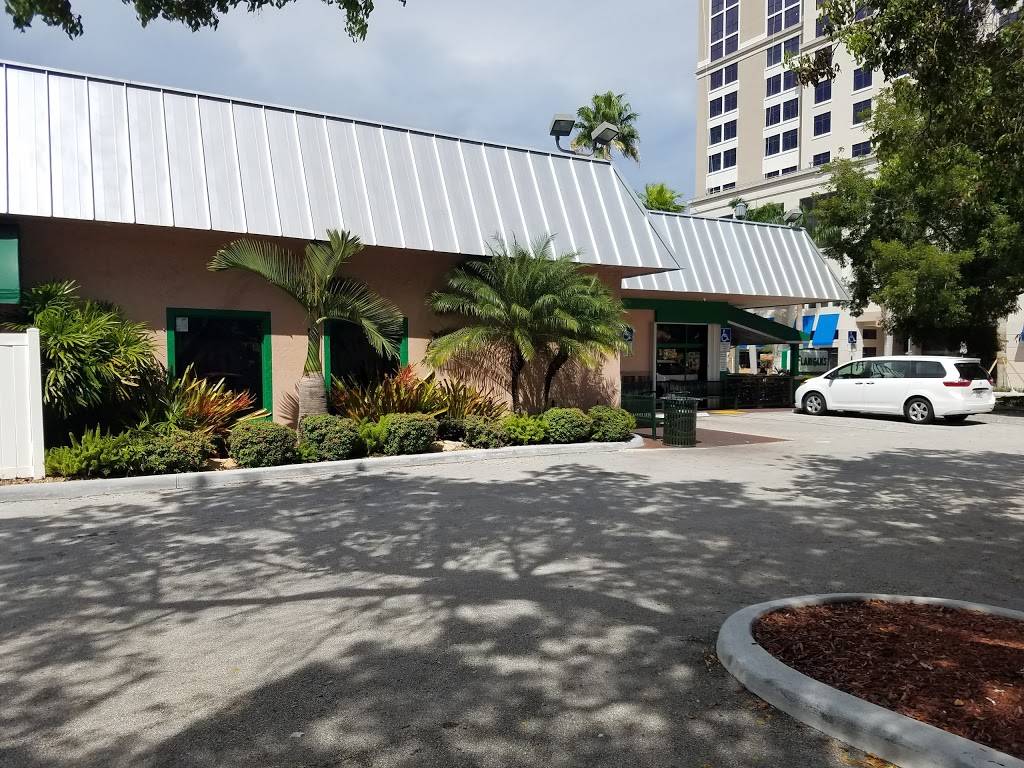 Flanigans Seafood Bar and Grill | restaurant | 45 S Federal Hwy, Boca Raton, FL 33432, USA | 5613954699 OR +1 561-395-4699