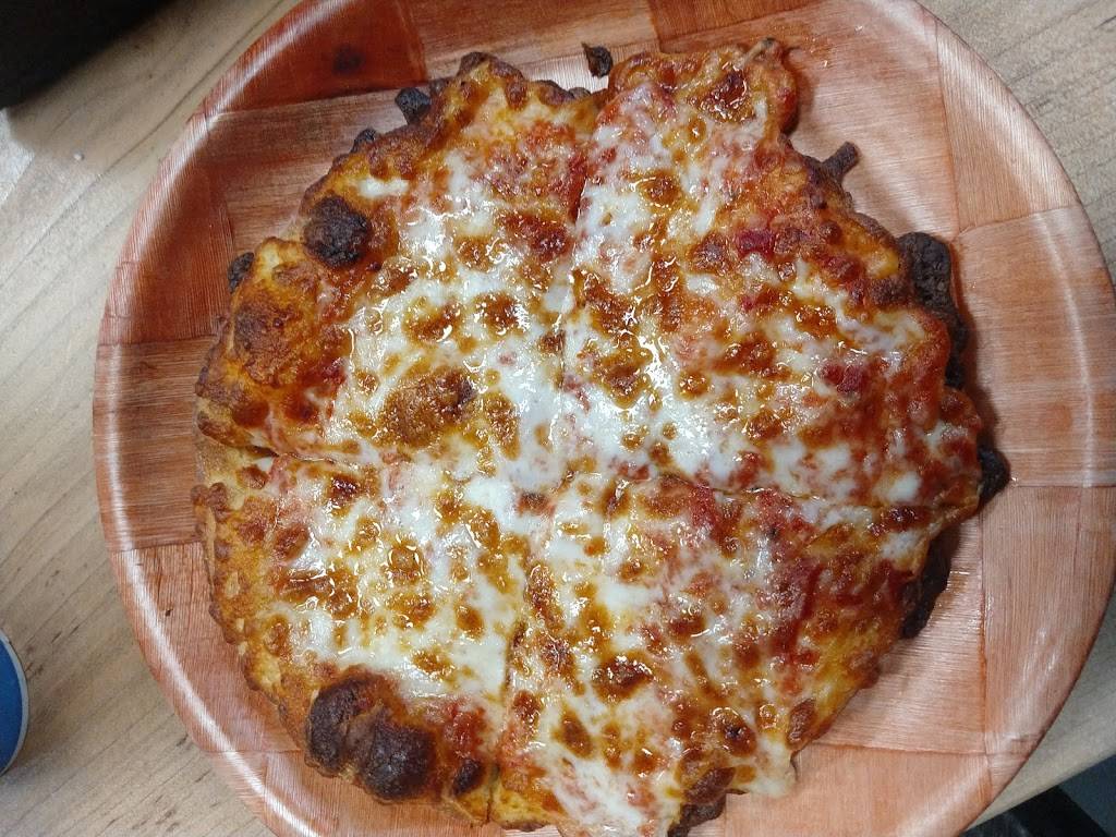 Southpaws Pizza Eugene | restaurant | 4261 Barger Dr, Eugene, OR 97402, USA | 5413591200 OR +1 541-359-1200