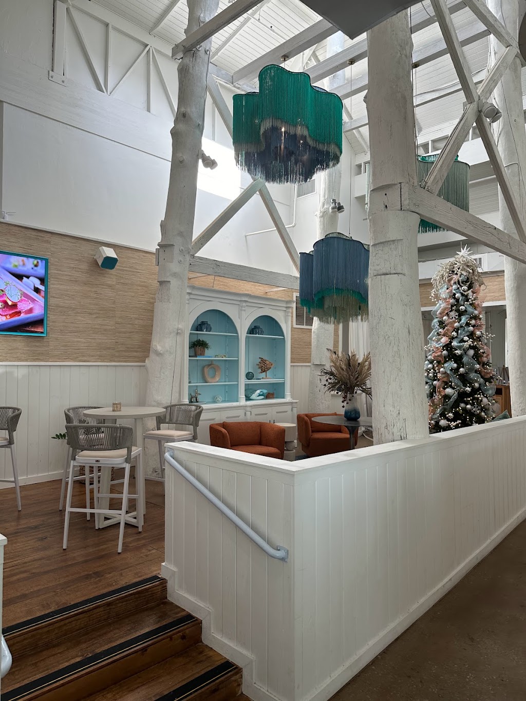 Quince Lakehouse | restaurant | 3825 Lake Austin Blvd #201, Austin, TX 78703, USA | 5123349426 OR +1 512-334-9426