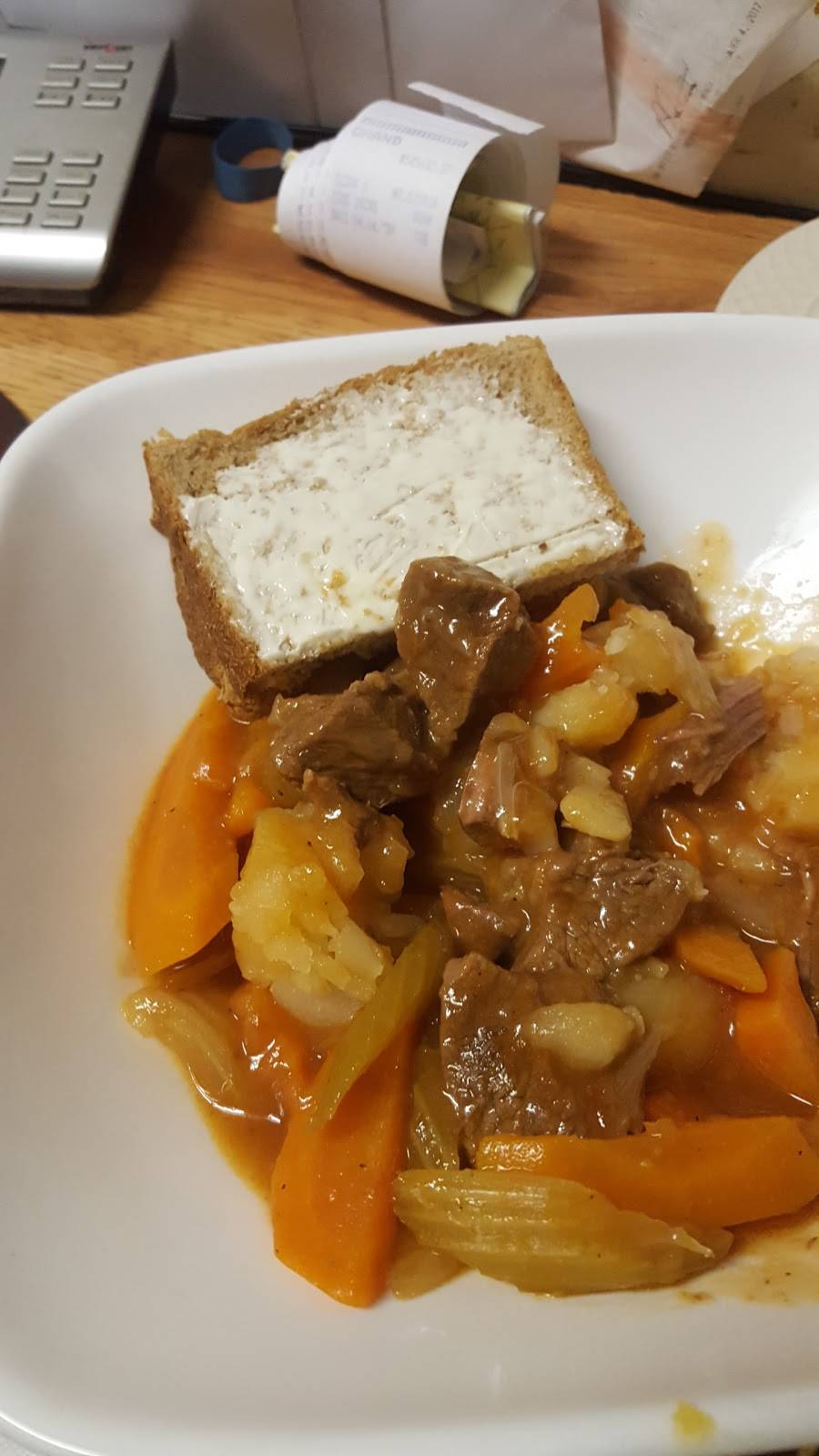 Central Plaza Diner | restaurant | 1686 Central Park Ave, Yonkers, NY 10710, USA | 9147798030 OR +1 914-779-8030