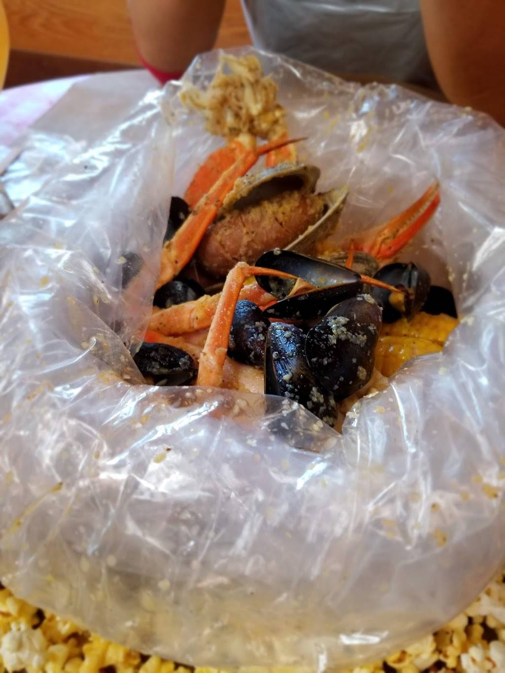 Boiling Pot | restaurant | 124 Main St. 2nd Fl., Fort Lee, NJ 07024, USA | 2014610444 OR +1 201-461-0444