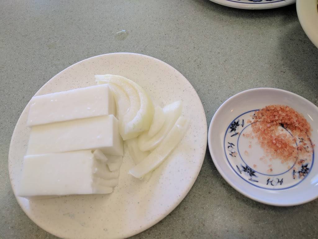 Helenas Hawaiian Food | restaurant | 1240 N School St, Honolulu, HI 96817, USA | 8088458044 OR +1 808-845-8044