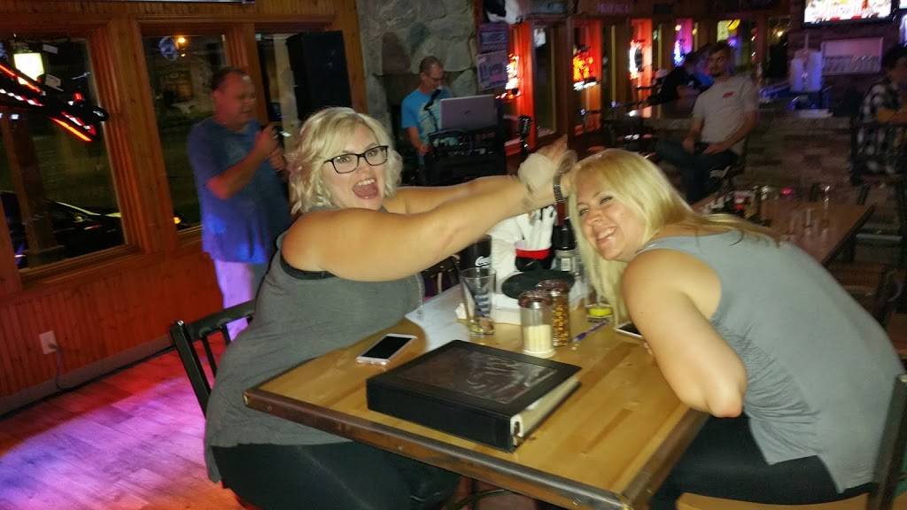 Tallys Tap & Eatery | restaurant | S31W24661 W Sunset Dr, Waukesha, WI 53189, USA | 2624463153 OR +1 262-446-3153