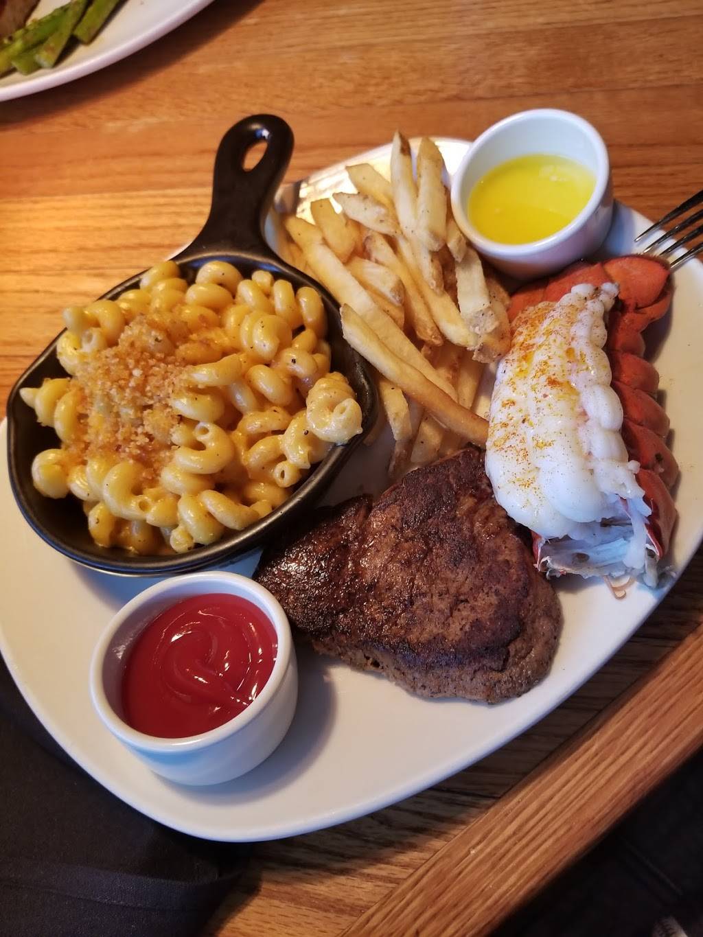 Outback Steakhouse | restaurant | 5771 E 86th St, Indianapolis, IN 46250, USA | 3178426283 OR +1 317-842-6283